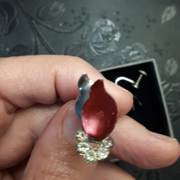 Vintage screwback teardrop earrings - Picture 2 of 4